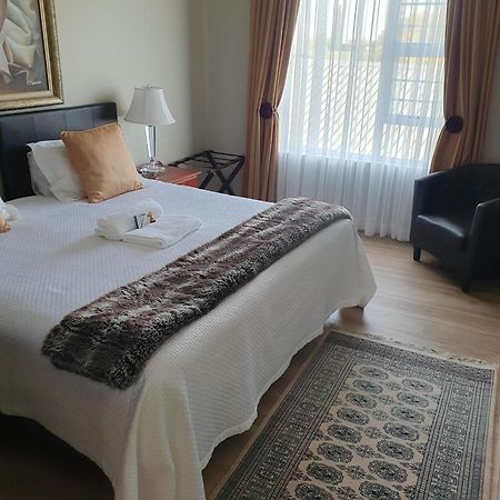 Bayswater Lodge Bloemfontein Bagian luar foto