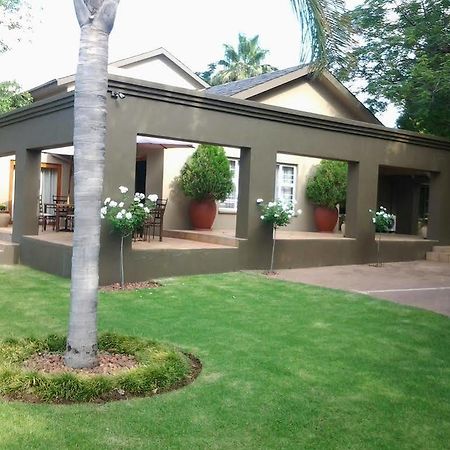 Bayswater Lodge Bloemfontein Bagian luar foto