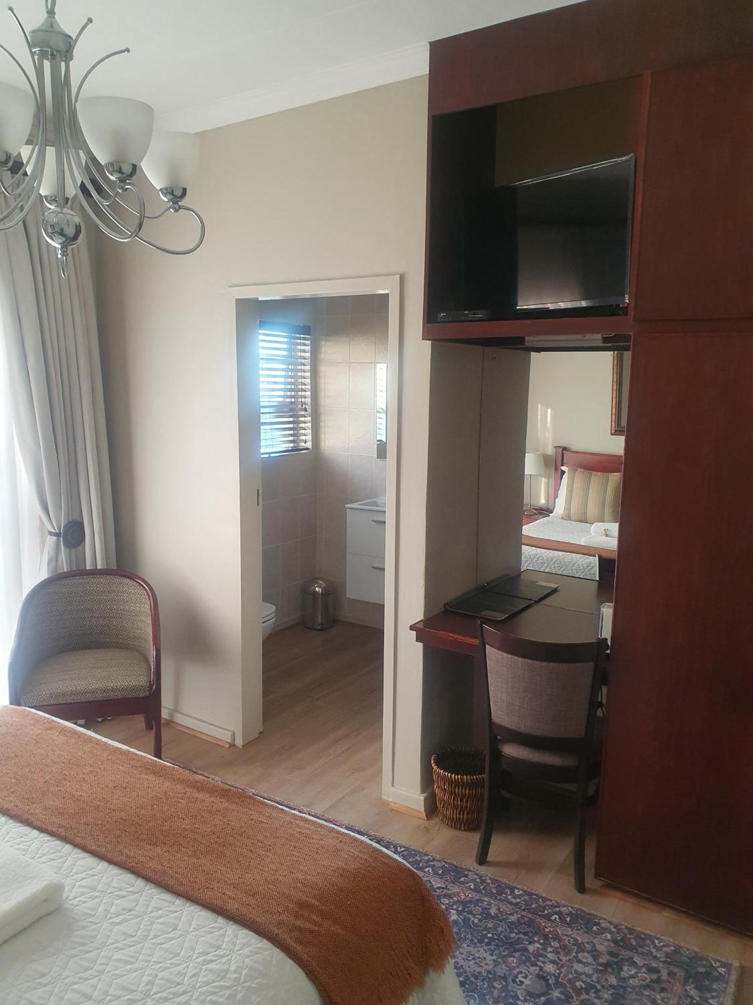Bayswater Lodge Bloemfontein Bagian luar foto